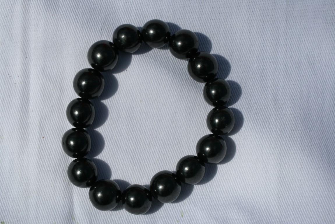 Shungite Bracelet from Russia helps absorb negative energies 5186